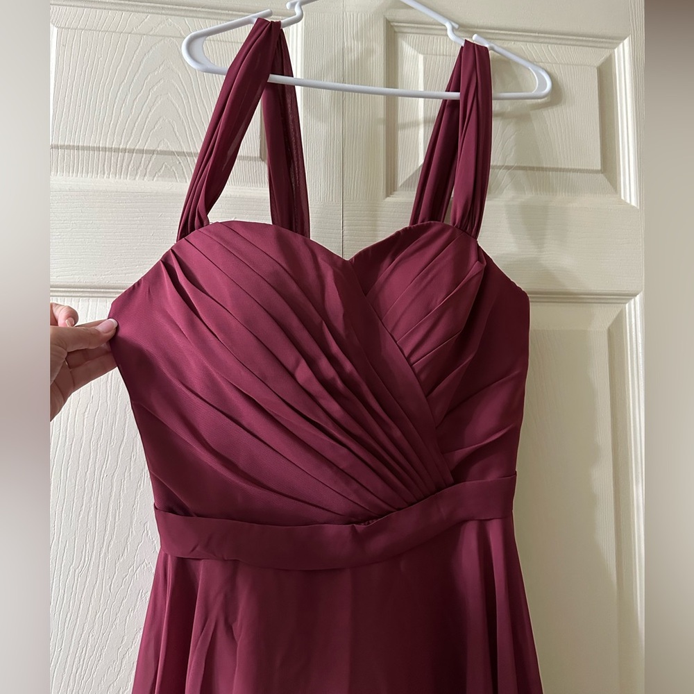 Elegant Burgundy Evening Dress